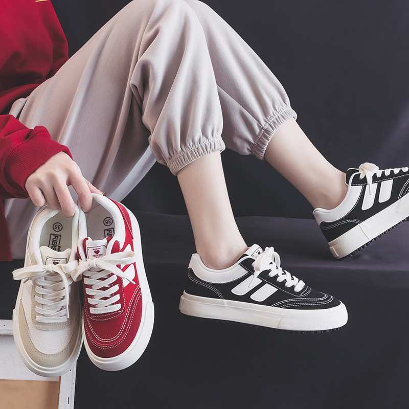 新作レディースボードシューズ デザイナーバックルストラップ  - Formal Women Daily Wear Shoes のレビューと価格
