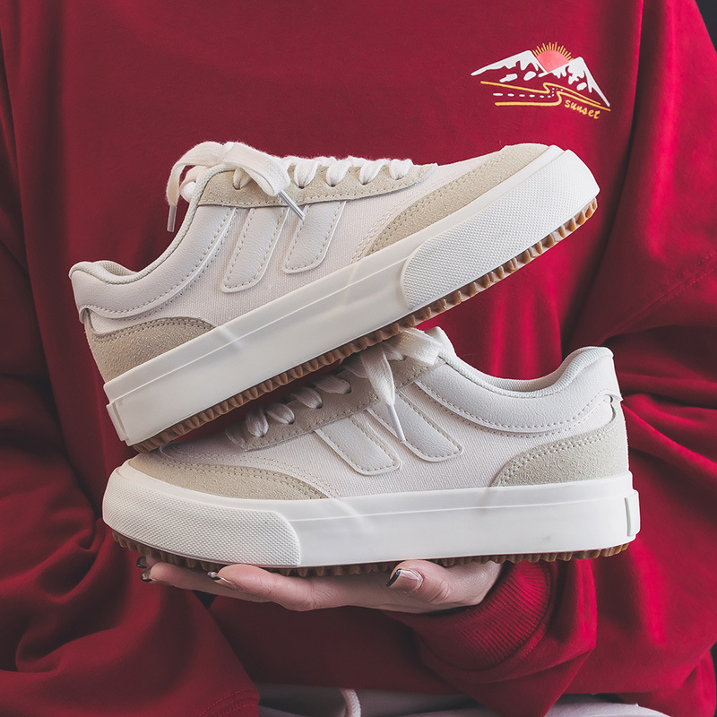 新作レディースボードシューズ デザイナーバックルストラップ  - Formal Women Daily Wear Shoes のレビューと価格