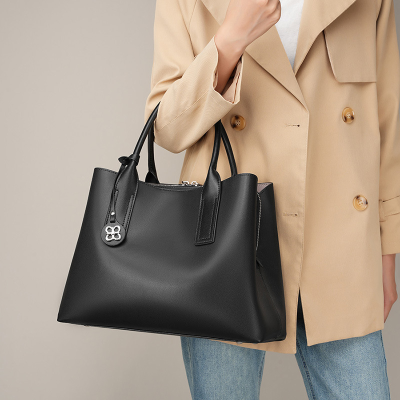 女性用黒本革構造化トートバッグ、トップハンドルショルダーハン - Shoulder Bag Structured のレビューと価格