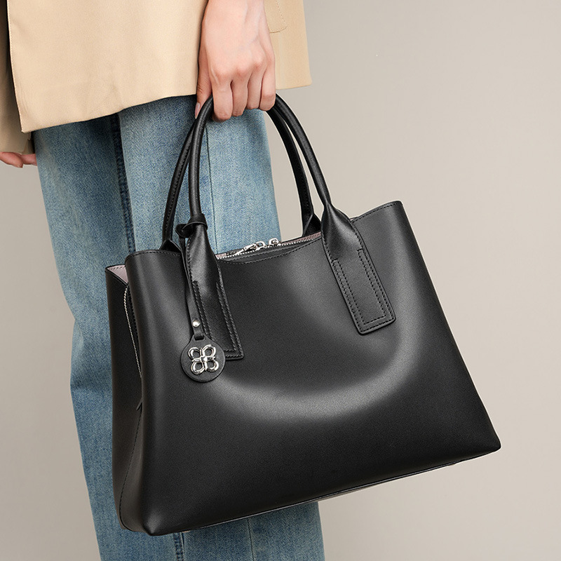 女性用黒本革構造化トートバッグ、トップハンドルショルダーハン - Shoulder Bag Structured のレビューと価格